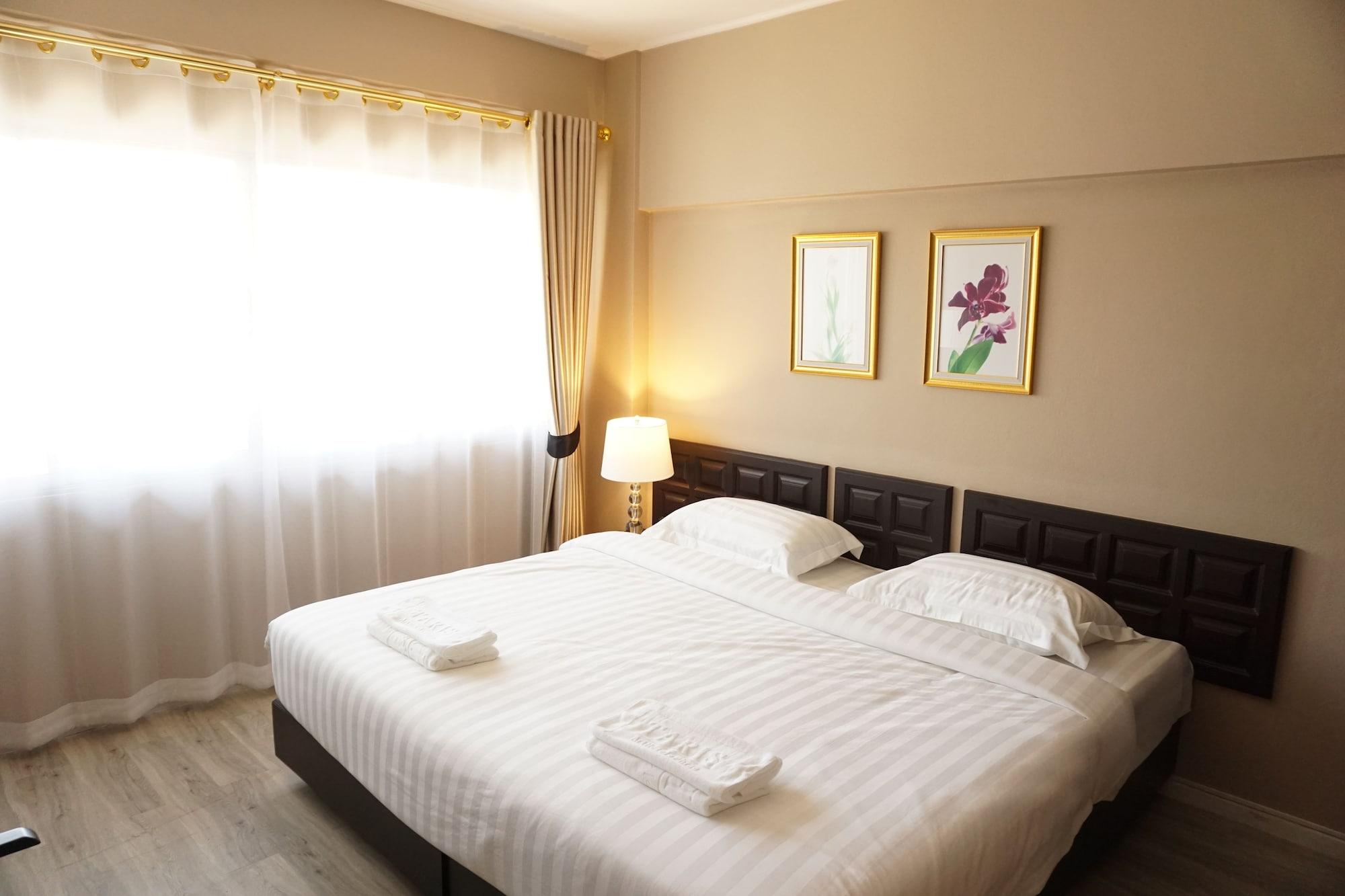 Taris Art Hotel Phrae Zewnętrze zdjęcie