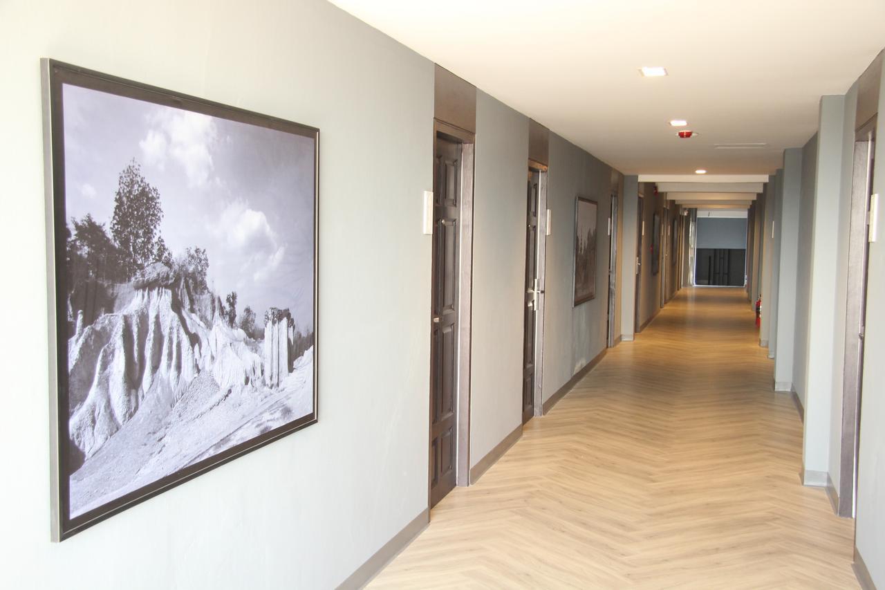 Taris Art Hotel Phrae Zewnętrze zdjęcie
