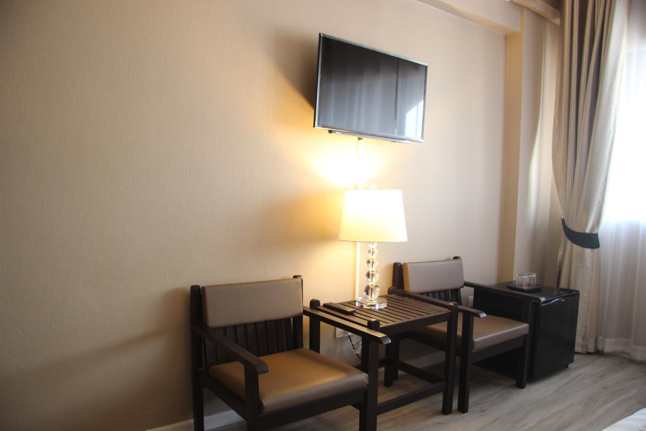 Taris Art Hotel Phrae Zewnętrze zdjęcie