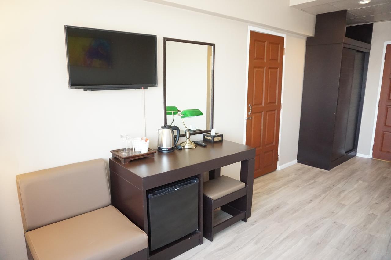 Taris Art Hotel Phrae Zewnętrze zdjęcie