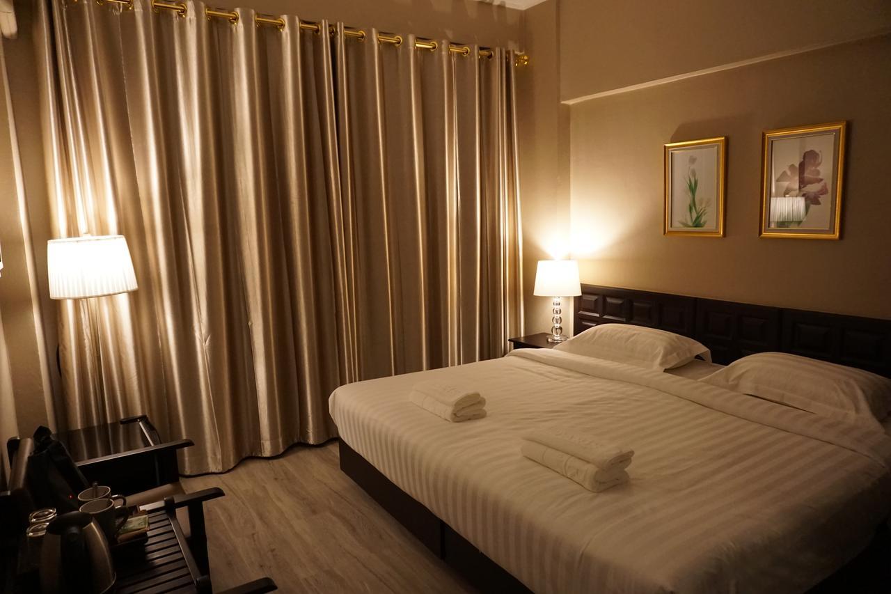 Taris Art Hotel Phrae Zewnętrze zdjęcie