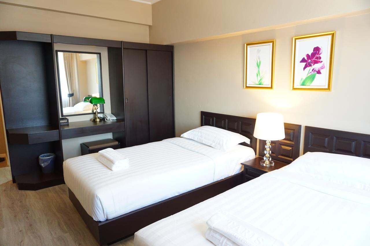 Taris Art Hotel Phrae Zewnętrze zdjęcie