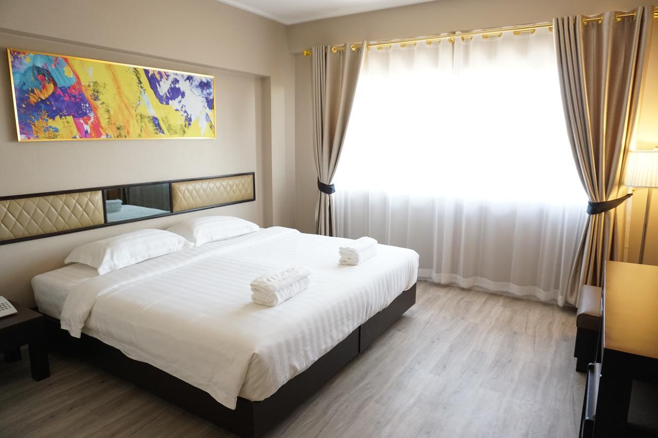 Taris Art Hotel Phrae Zewnętrze zdjęcie