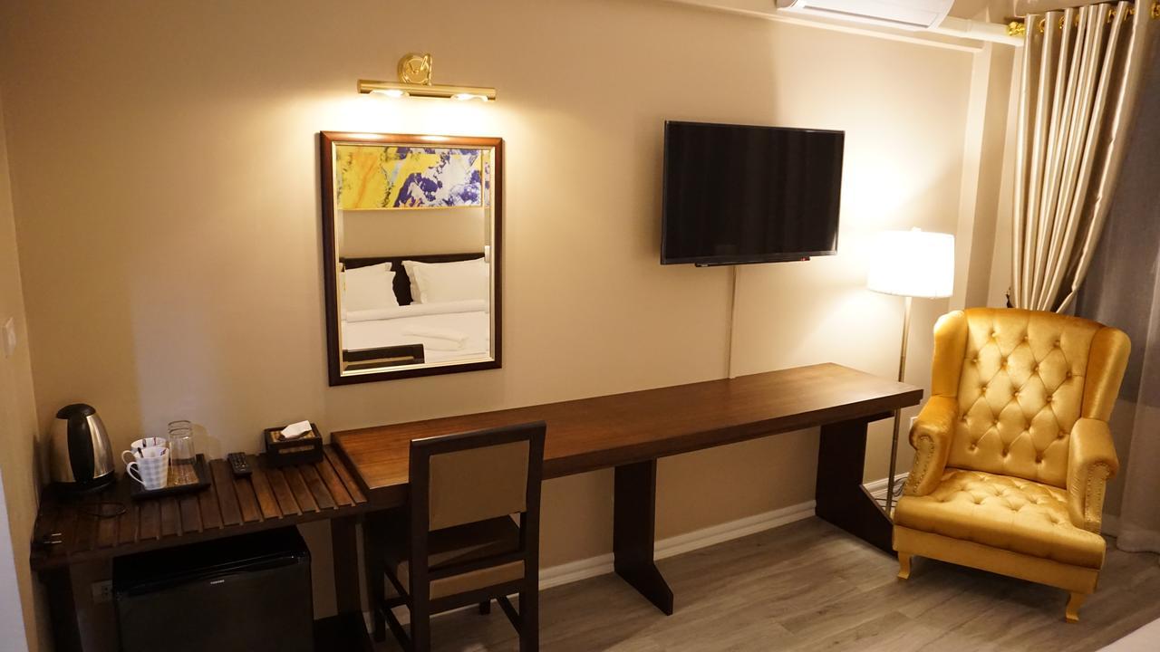 Taris Art Hotel Phrae Zewnętrze zdjęcie