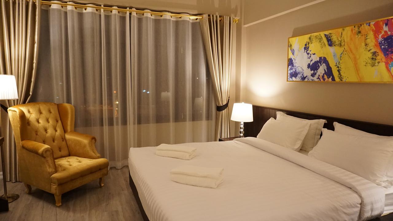 Taris Art Hotel Phrae Zewnętrze zdjęcie