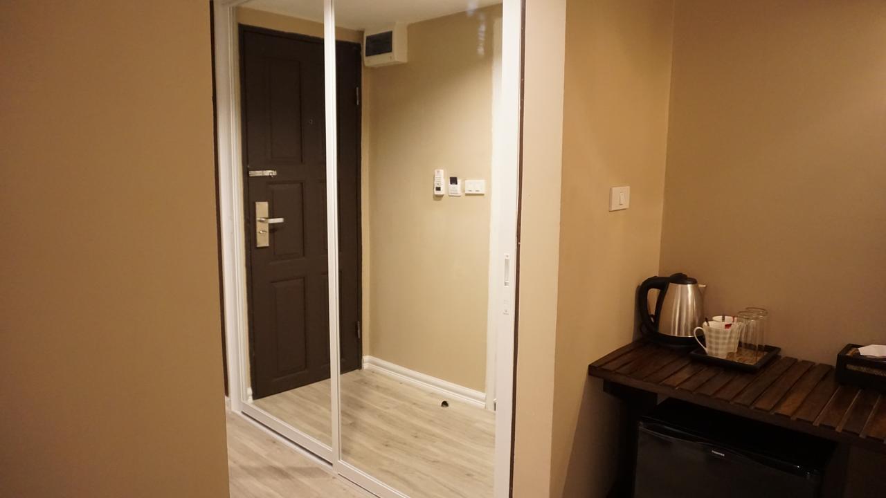 Taris Art Hotel Phrae Zewnętrze zdjęcie